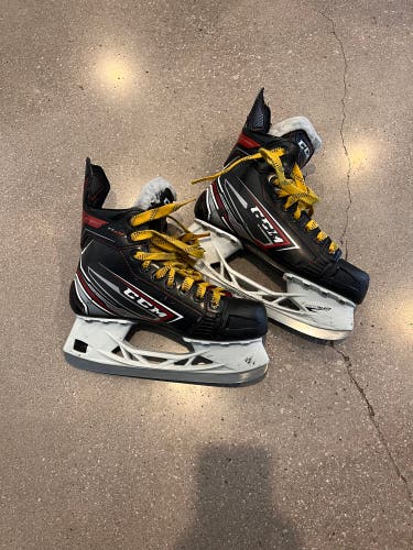 Used CCM Size 5 JetSpeed FT470 Hockey Skates