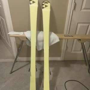 Used Men's 2022 Fischer 160 cm Racing Fischer World Cup SG Skis Without Bindings