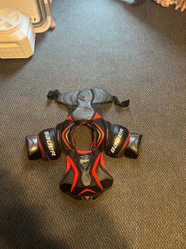 Senior Small Bauer Vapor 2x pro Shoulder Pads