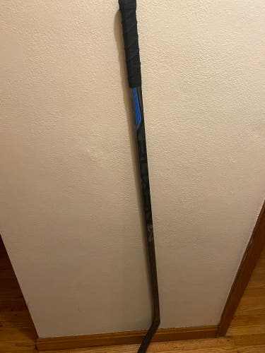 Bauer Right Handed PM9 Team Nexus Hockey Stick