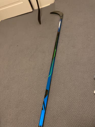 Senior Right Handed P92  Nexus Geo Hockey Stick