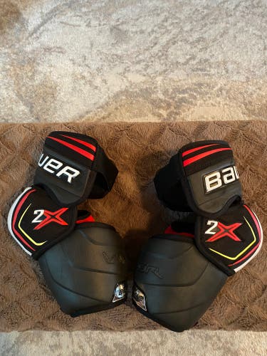 Used Senior Medium Bauer Vapor 2x Elbow Pads