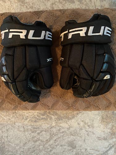 Used True 14" XC7 Gloves