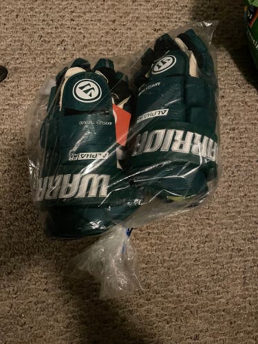 Warrior 14" Pro Stock Alpha Pro Gloves