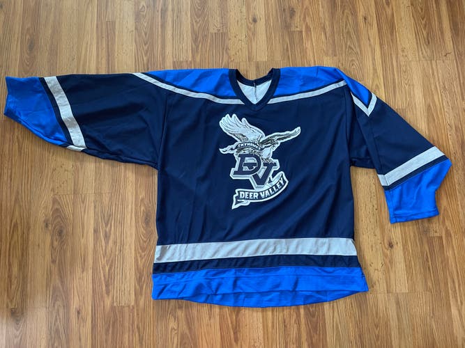 Deer Valley High School Skyhawks #3 GLENDALE, ARIZONA Size Large Hockey Jersey!