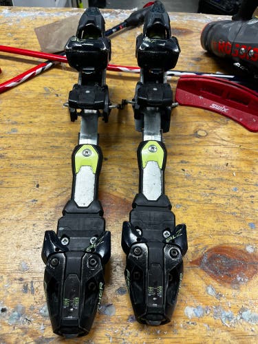 Used Fischer Max Din 16 Ski Bindings