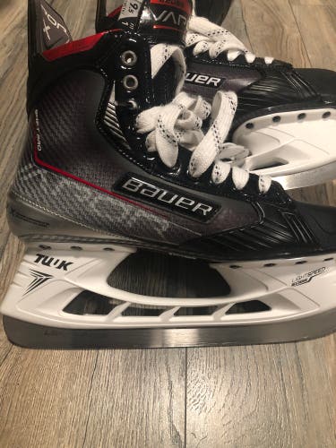 Senior Bauer Regular Width Size 9.5 Vapor X Shift Pro Hockey Skates