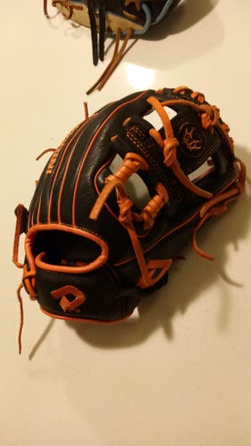 Used DeMarini Right Hand Throw Infield Insane Baseball Glove 11.5"