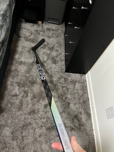 Senior Right Handed P28M Pro Stock Nexus Sync Hockey Stick