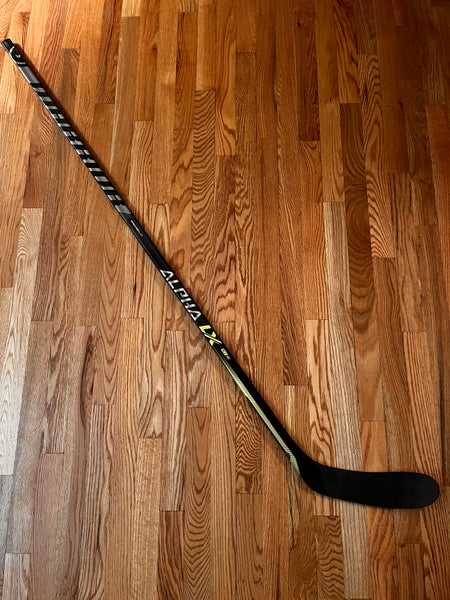 Senior Left Hand P28 Pro Stock Alpha LX Pro Hockey Stick