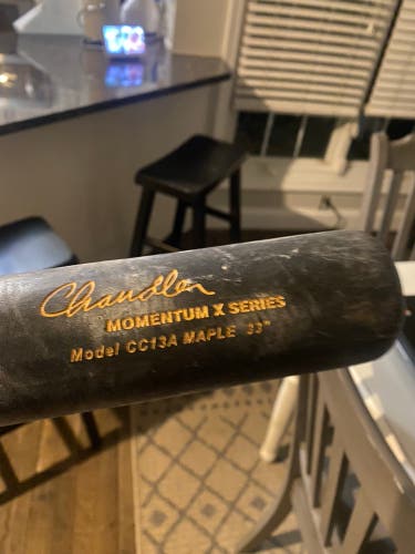 Used 33 in/ 30 Oz Chandler Momentum X Series Maple Wood bat