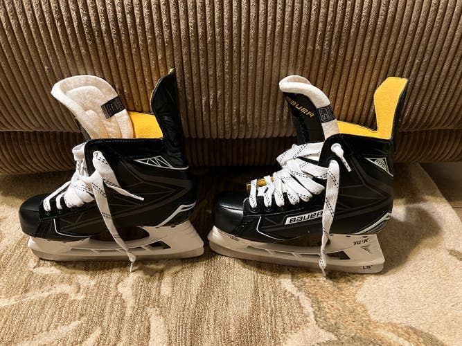 New Bauer Extra Wide Width Size 5 Supreme S170 Hockey Skates