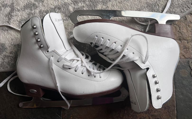 Used Riedell Diamond Size 6.5 Figure Skates