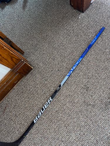 Senior Right Handed P92 Pro Stock Vapor Hyperlite Hockey Stick