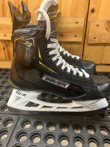 Used Bauer Regular Width  Size 8 Supreme 2S Pro Hockey Skates