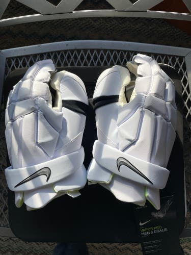 New Goalie Nike 13" Vapor Pro Lacrosse Gloves