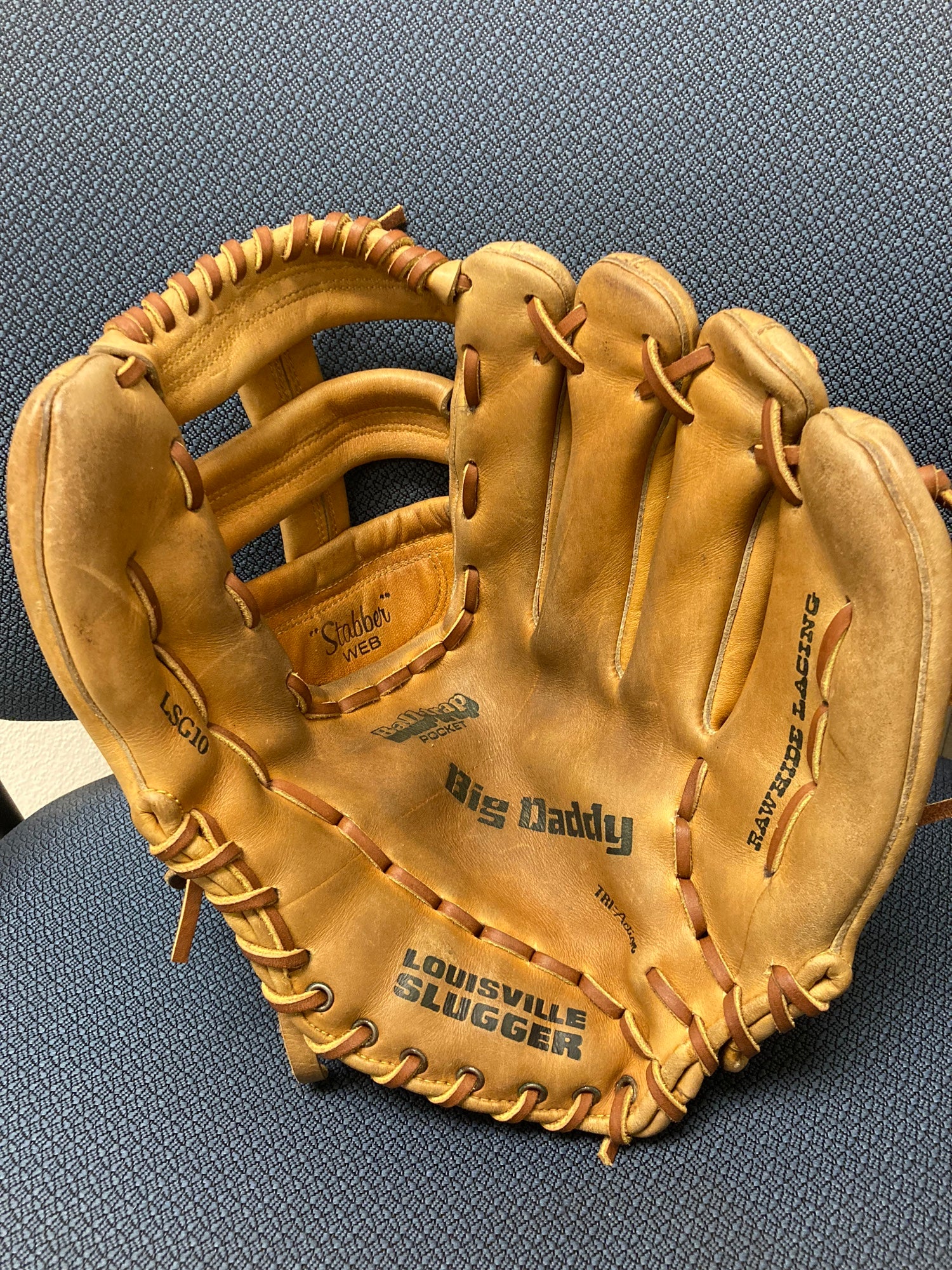 👉SOLD👈 2017 LV x Supreme Baseball gloves in excellent condition