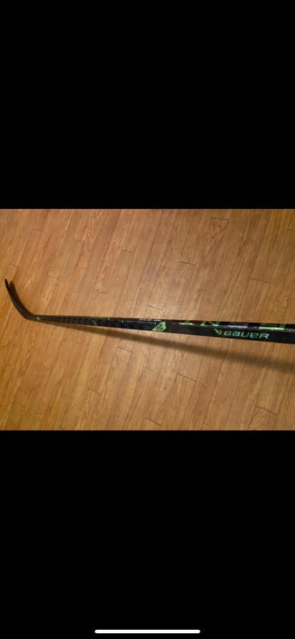 Intermediate Left Hand P28  Ag5nt Hockey Stick