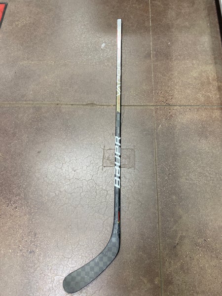 Senior Right Handed P92 Vapor Hyperlite Hockey Stick
