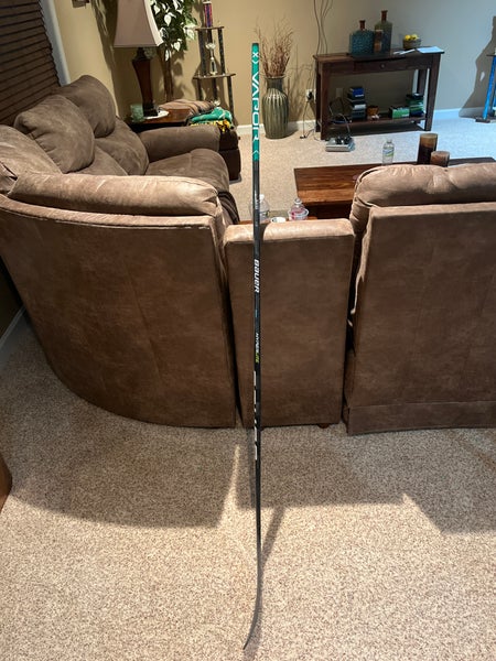 Senior Left Hand P28 Pro Stock Vapor Hyperlite Hockey Stick
