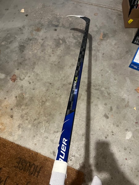 Senior Right Handed P92 Pro Stock Vapor Hyperlite Hockey Stick