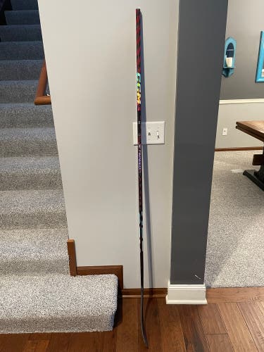 Intermediate Right Handed Pro Stock JetSpeed FT5 Pro Hockey Stick