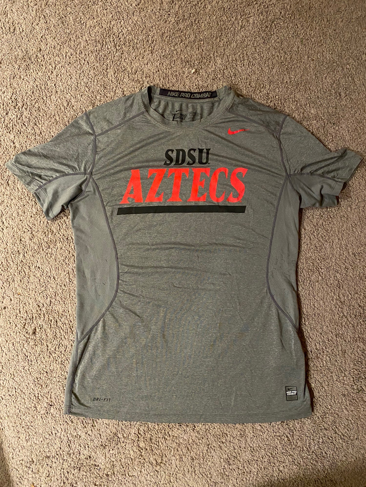 Tiranía capa Virus SDSU Nike Pro Combat Athletic Compression Shirt | SidelineSwap