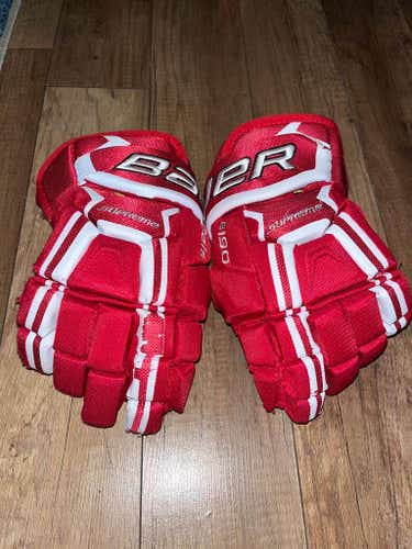 Used Red Bauer Supreme s190 Gloves 13"