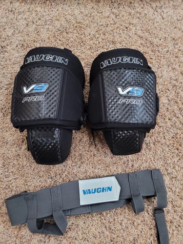 Used Vaughn V9 Pro knee pads Sr.