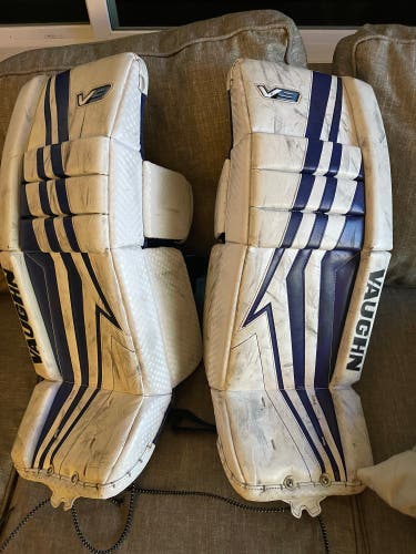 26" Vaughn Velocity V9 Goalie Leg Pads