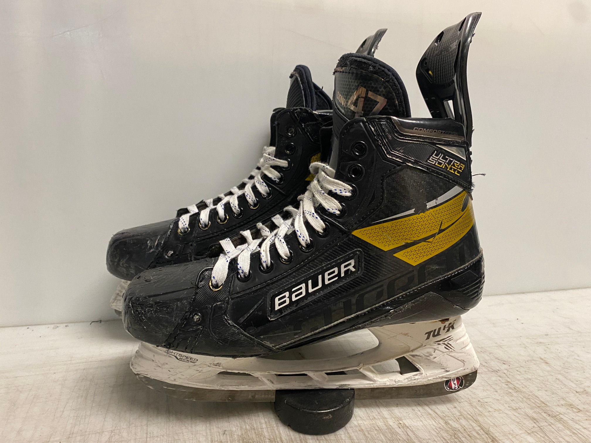 Bauer Supreme UltraSonic Mens Pro Stock Size 10.5 Hockey Skates 3412