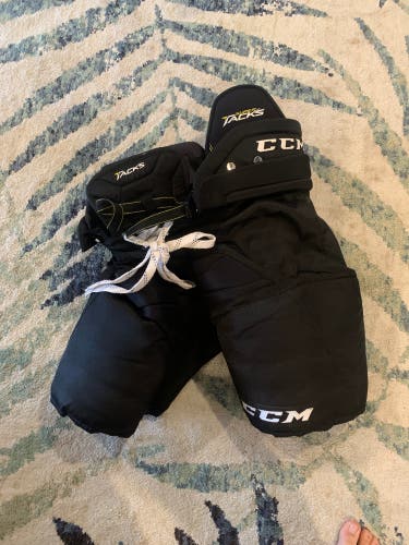 Senior Medium CCM  Super Tacks Hockey Pants