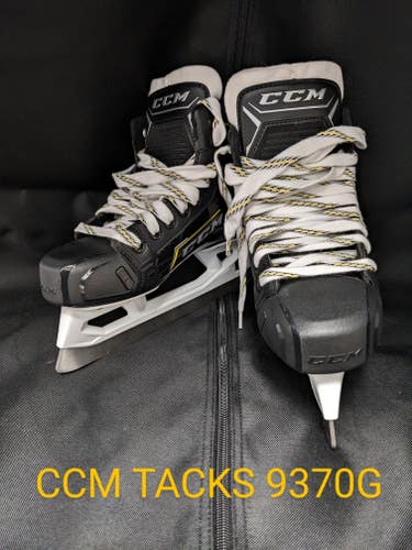 Junior New CCM Super tacks 9370 Hockey Goalie Skates Regular Width Size 1.5