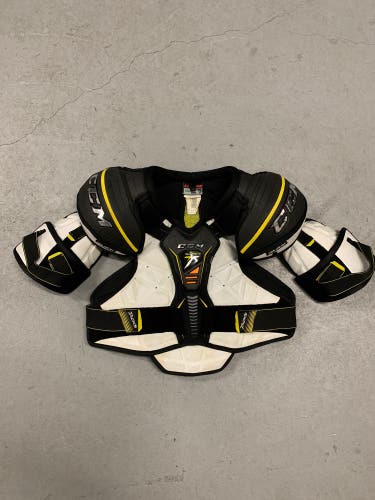 Senior Large CCM Supertacks Shoulder Pads