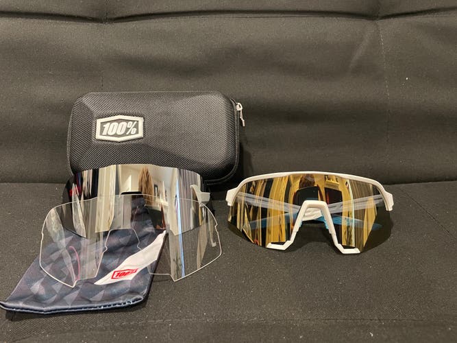 100% glasses white