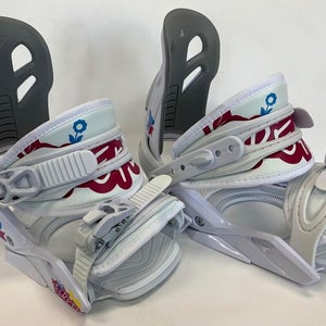 New Firefly A5 ICA Junior Girls Snowboard Bindings small size 13.5 - 6.5 White