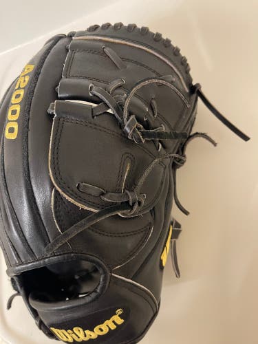 Pitcher's 11.75" A2000 Baseball Glove
