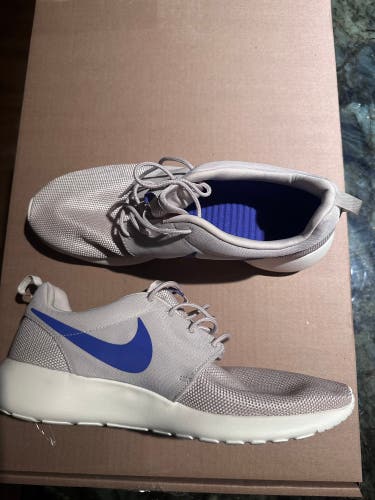 New Nike Roshe One Running Sneakers Size 10 Grey and Blue