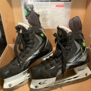 Used Reebok Extra Wide Width Size 3.5 12K Hockey Skates