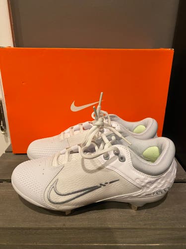 Nike Hyperdiamond 4 Elite Women's Softball Cleats -NWOB