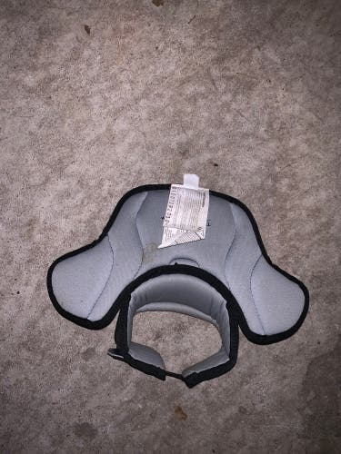 Used Bauer Bauer Jr. Goalie Neck Protector