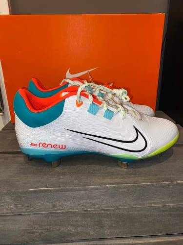 Nike Hyperdiamond 4 Pro Women's Softball Spikes
