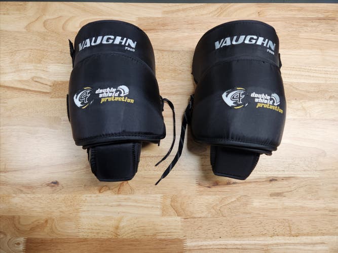 Vaughn 7900 double-shield knee guards