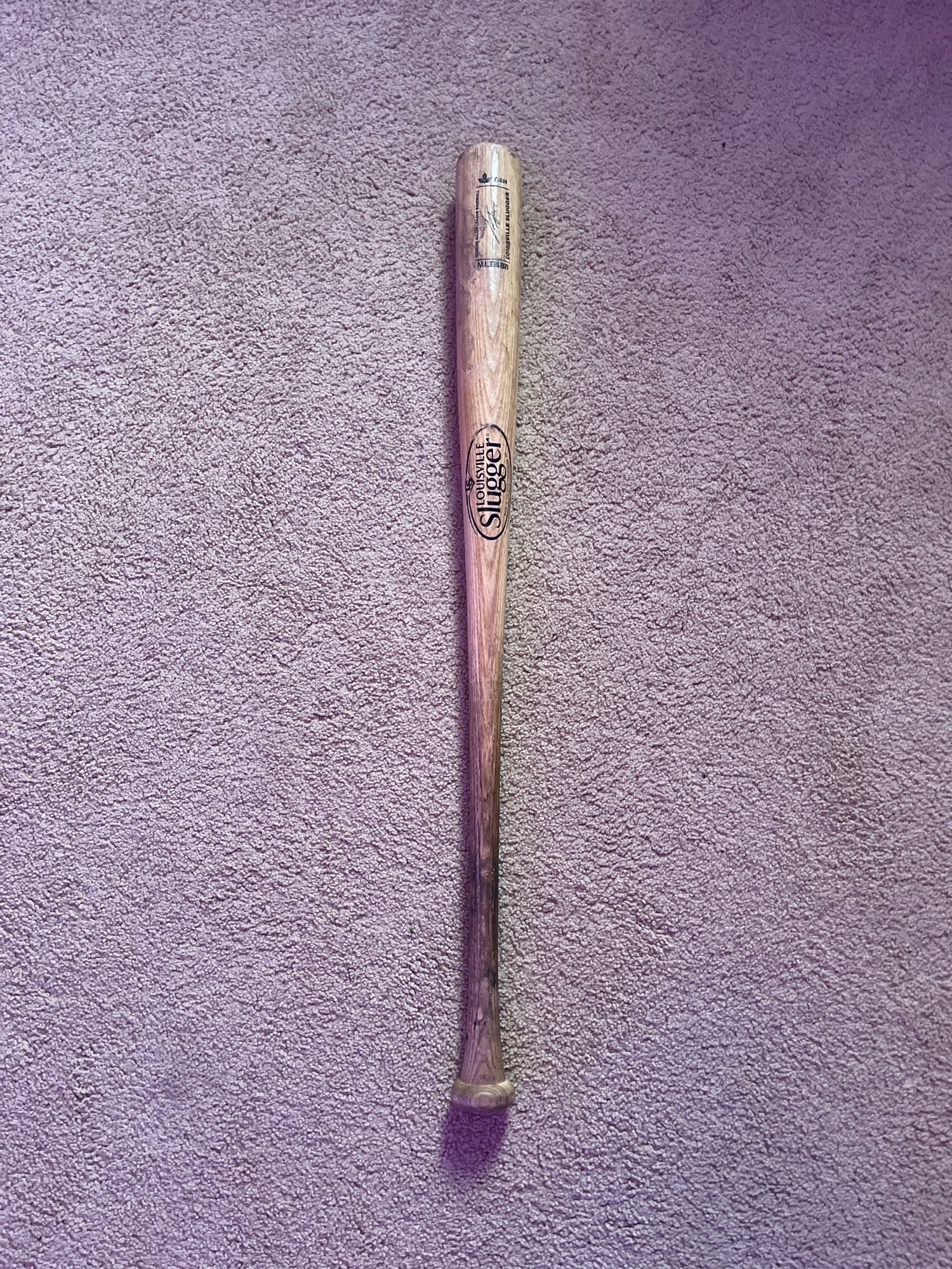 Louisville Slugger MLB180, 33 Wooden Baseball Bat 