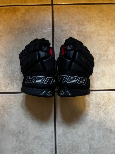 Used Bauer 12" Vapor X2.9 Gloves