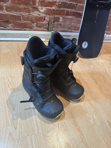 Men's Size 12 (Women's 13) Salomon All Mountain Snowboard Boots