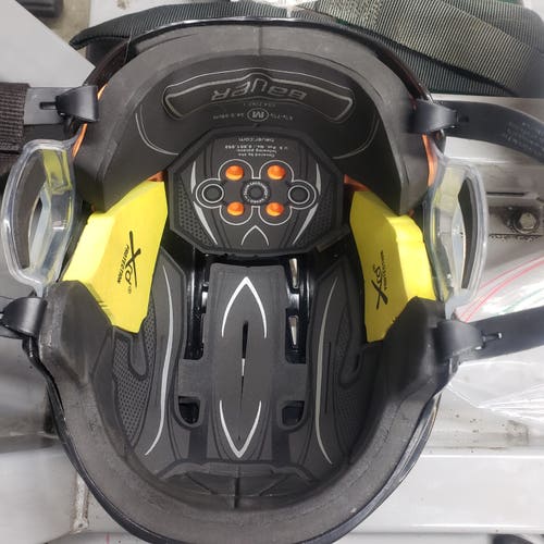 Used Medium Bauer Re-Akt 75 Helmet