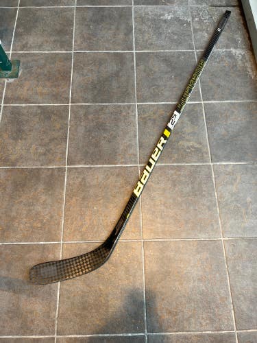 Used Intermediate Bauer Supreme 2S Pro Right Hockey Stick P88
