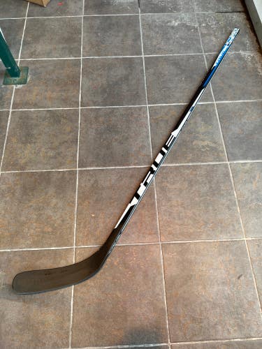 Used Intermediate True XC7 ACF Right Hockey Stick MC