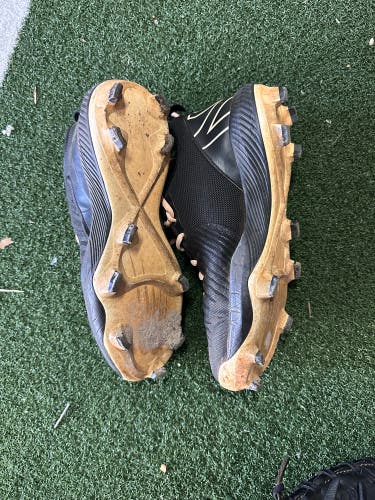 Black Men's Molded Cleats Low Top 4040v5